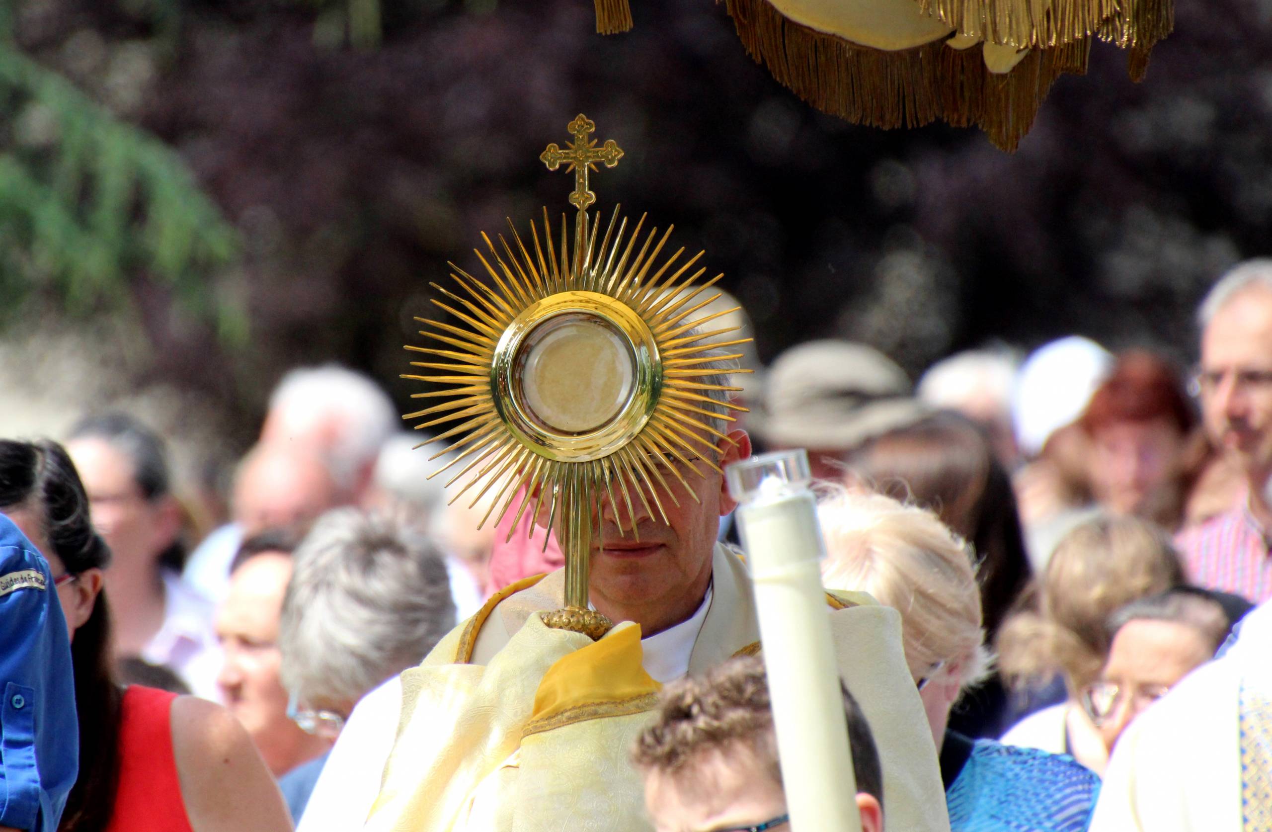 Célébration de la Fête Dieu La Cotellerie Petits Frères de Marie